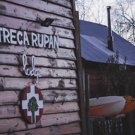 Treca Rupan Lodge Neltume Kültér fotó